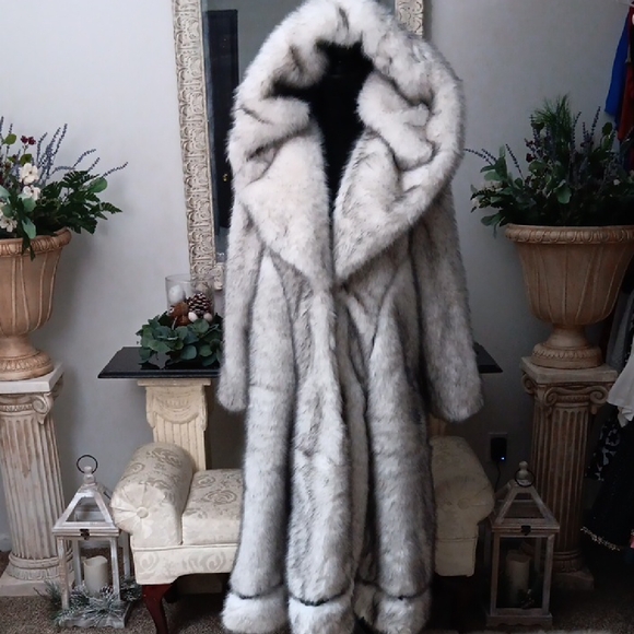 Fhillinuo Jackets & Blazers - Luxurious Gray Teddy Jacket